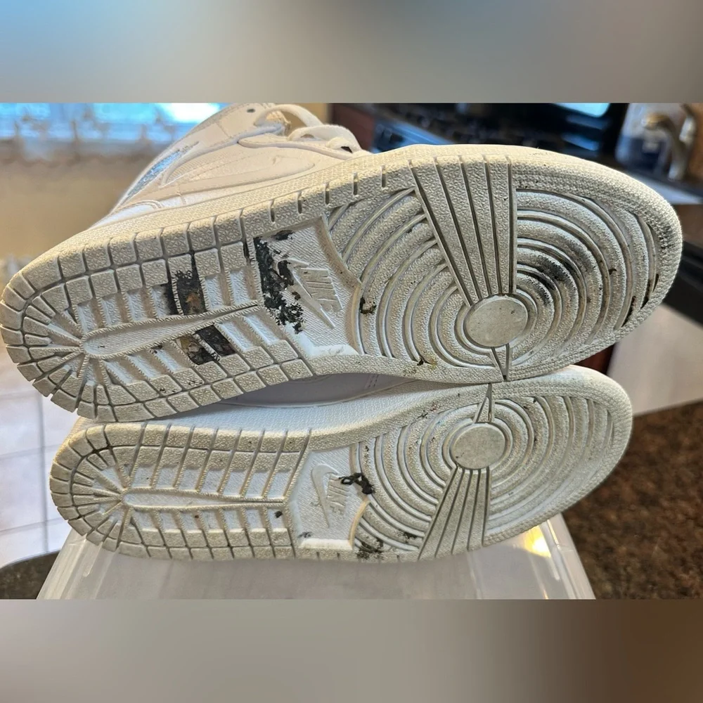 Jordan 1 Retro Mid